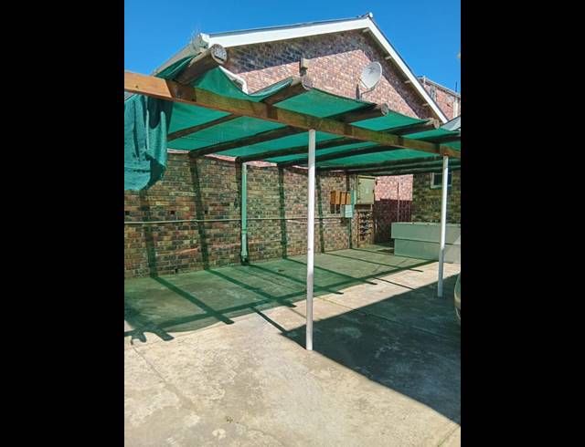 2 BEDROOM TOWNHOUSE FOR SALE IN GRAHAMSTOWN